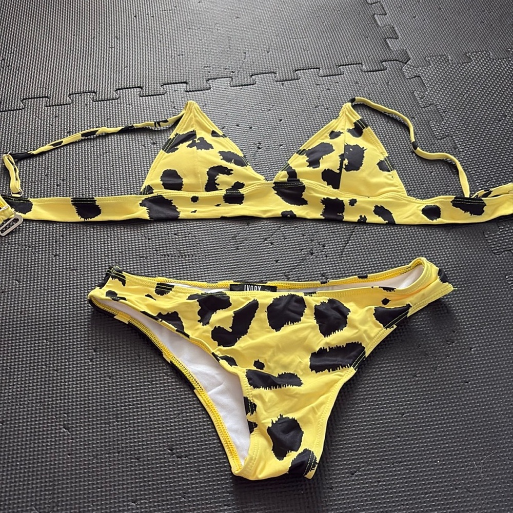 NWT yellow leopard set